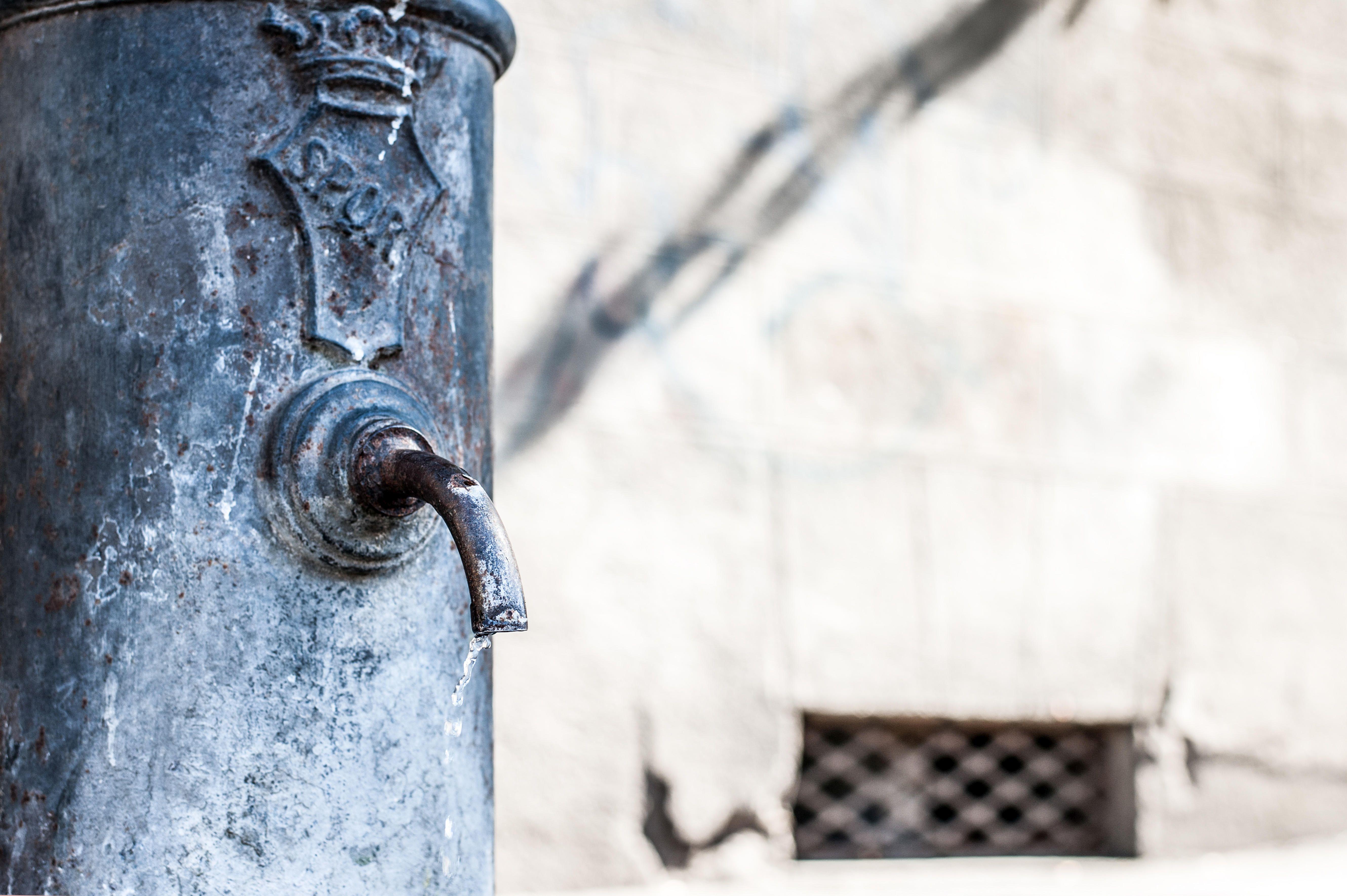 Bollette acqua, ecco quanto spendono Regioni e città - I dati