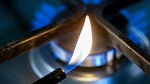 Bollette luce e gas, prezzi benzina: ecco perché resteranno alti per anni