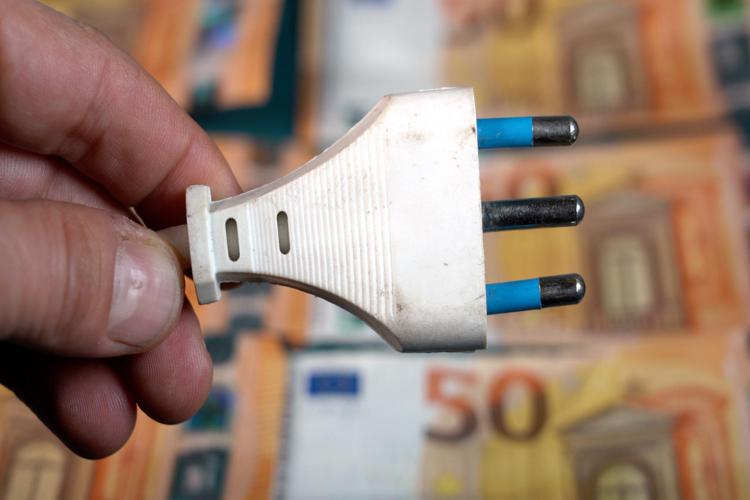 Bollette luce e gas, "stangata da 2