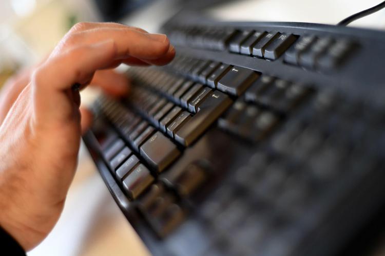 Bologna, bestemmia sul lavoro: licenziato