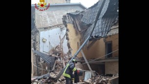 Bologna, esplosione in canonica a Savigno: 2 feriti, si cerca sotto le macerie - Video