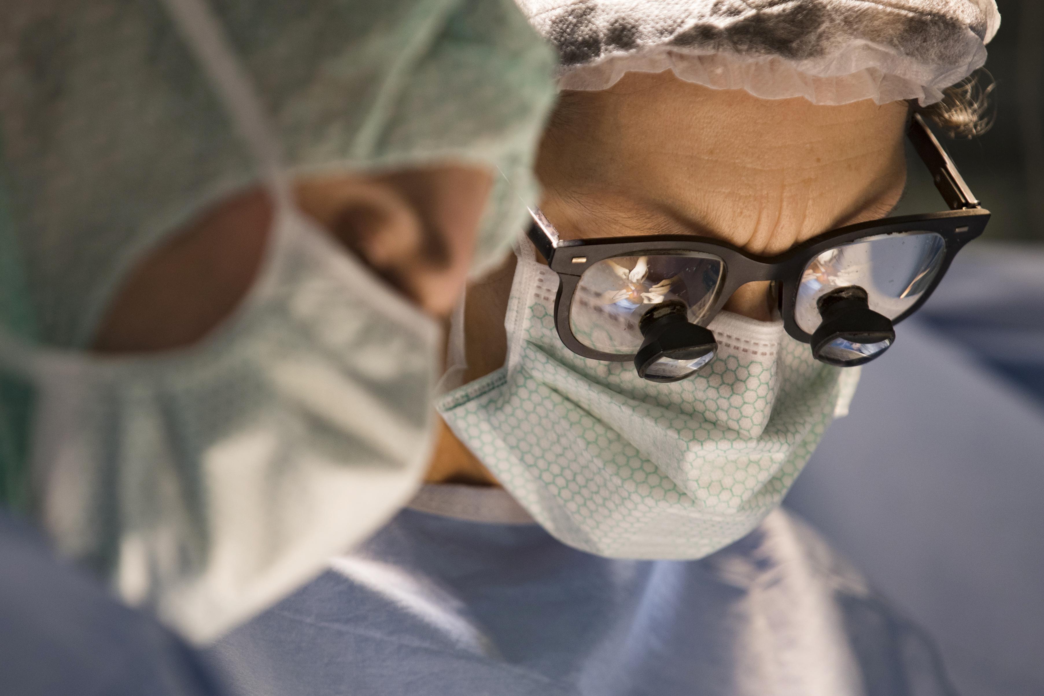 Bologna, recupera vista con trapianto cornea artificiale: primo in Italia