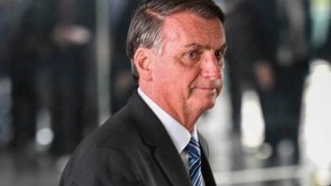 Bolsonaro ricoverato d'urgenza: "Forti dolori addominali"