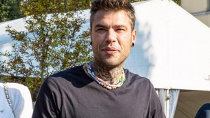 Bonus psicologo, Fedez a Schillaci: "Le starò col fiato sul collo"