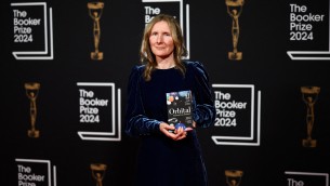 Booker Prize, Samantha Harvey vince con il romanzo 'Orbital'