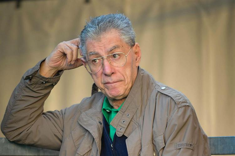 Bossi lancia il Comitato Nord, ecco il "Voltaren della Lega"