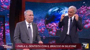 "Braccio finto per vaccino, una protesta": parla il dentista di Biella