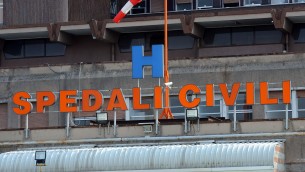 Brescia, incendio in reparto Spedali Civili: fiamme dalla sigaretta di una paziente