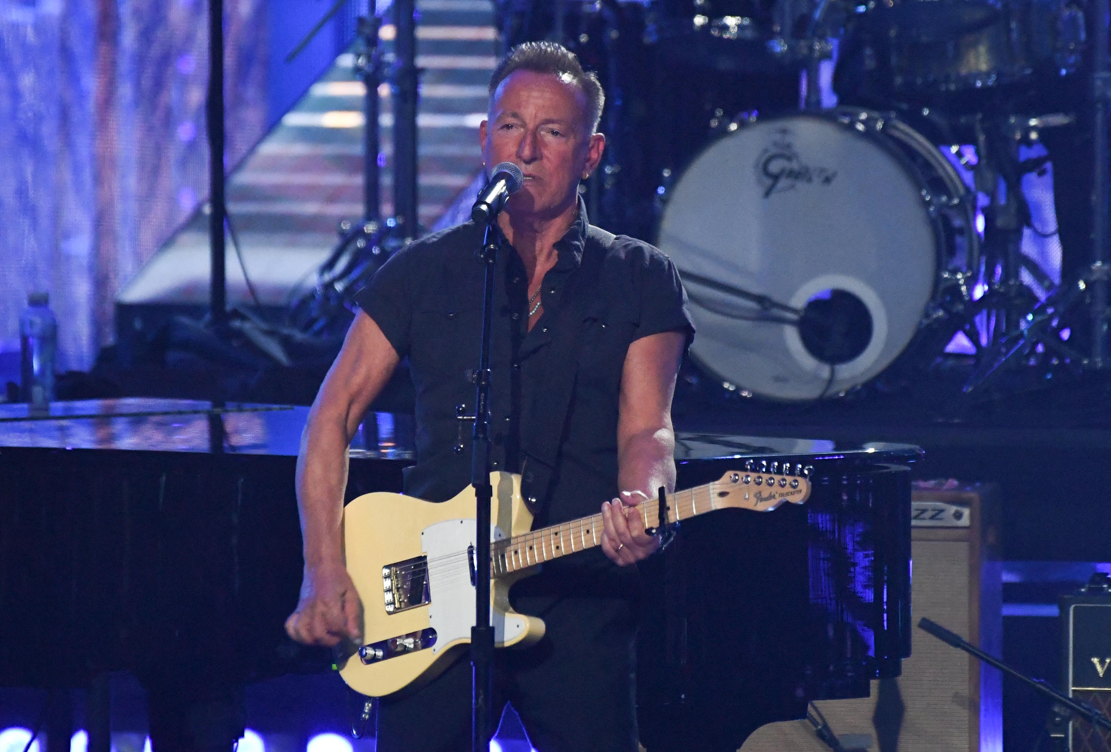 Bruce Springsteen ha l'ulcera, rinviati concerti di settembre