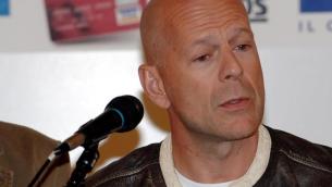 Bruce Willis si ritira per malattia: cos'è l'afasia