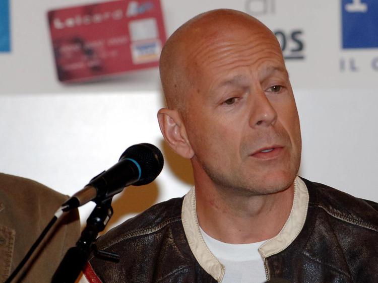 Bruce Willis si ritira per malattia: cos'è l'afasia