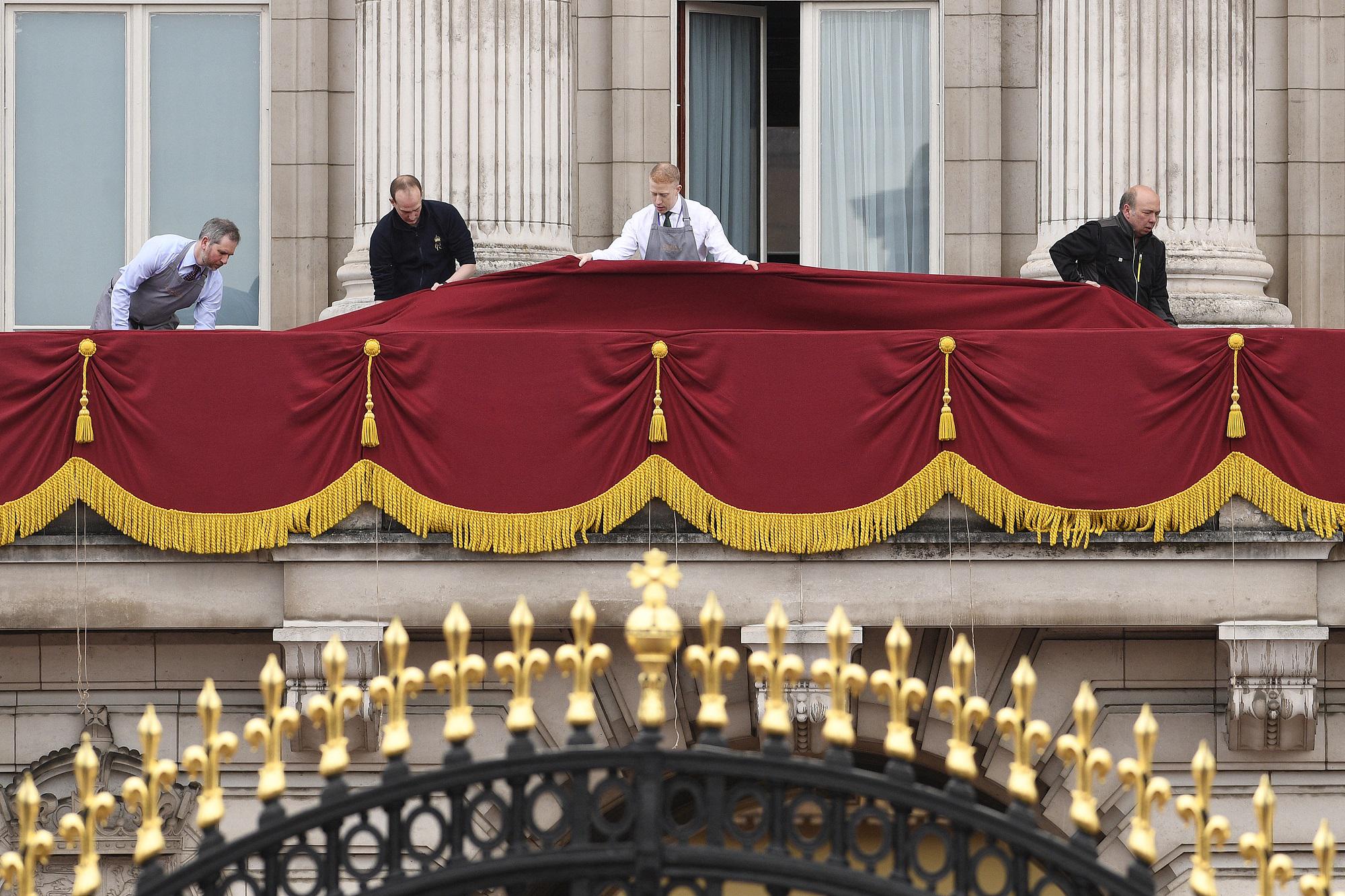 Buckingham Palace apre ai visitatori la sala dell'iconico balcone