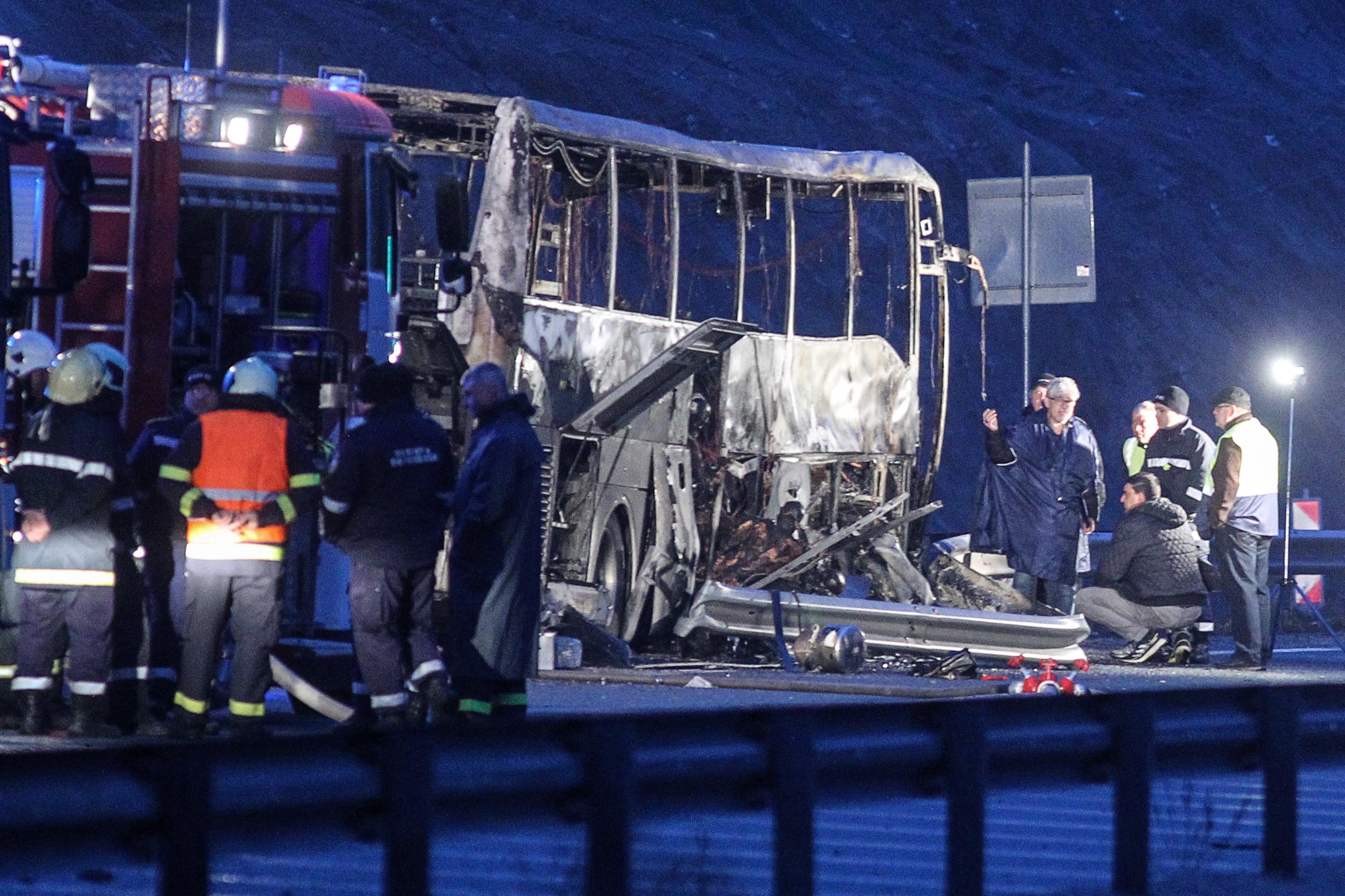 Bulgaria, si schianta bus a sud di Sofia: 46 morti