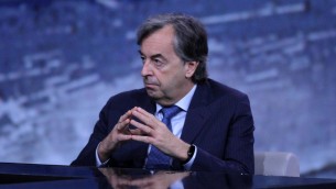 Burioni a Che tempo che fa: "Primo colpo della ricerca contro tumore pancreas"