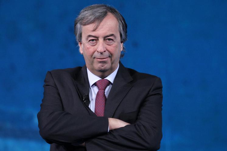 Burioni e il tweet di Zangrillo: "Curiamo tutti, ma vaccinatevi"