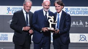 Calcio, Gran Galà: Pioli premiato come miglior tecnico Seria A 2021-2022