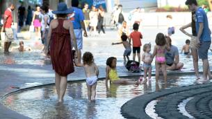 Caldo, domani 23 giugno bollino rosso per 4 città: arancione per 10