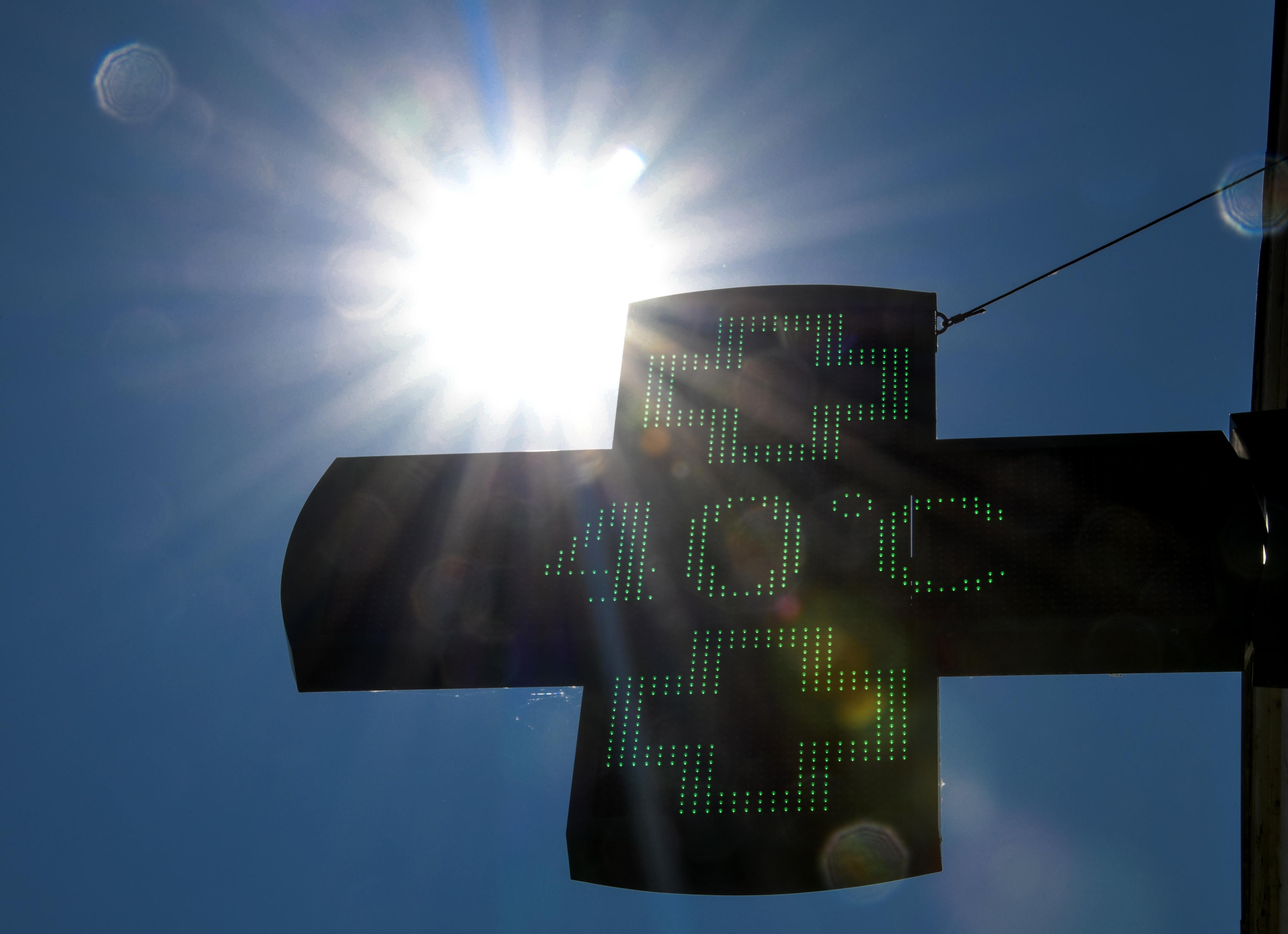 Caldo, ondata bollente sull'Italia: allerta arancione in 13 regioni
