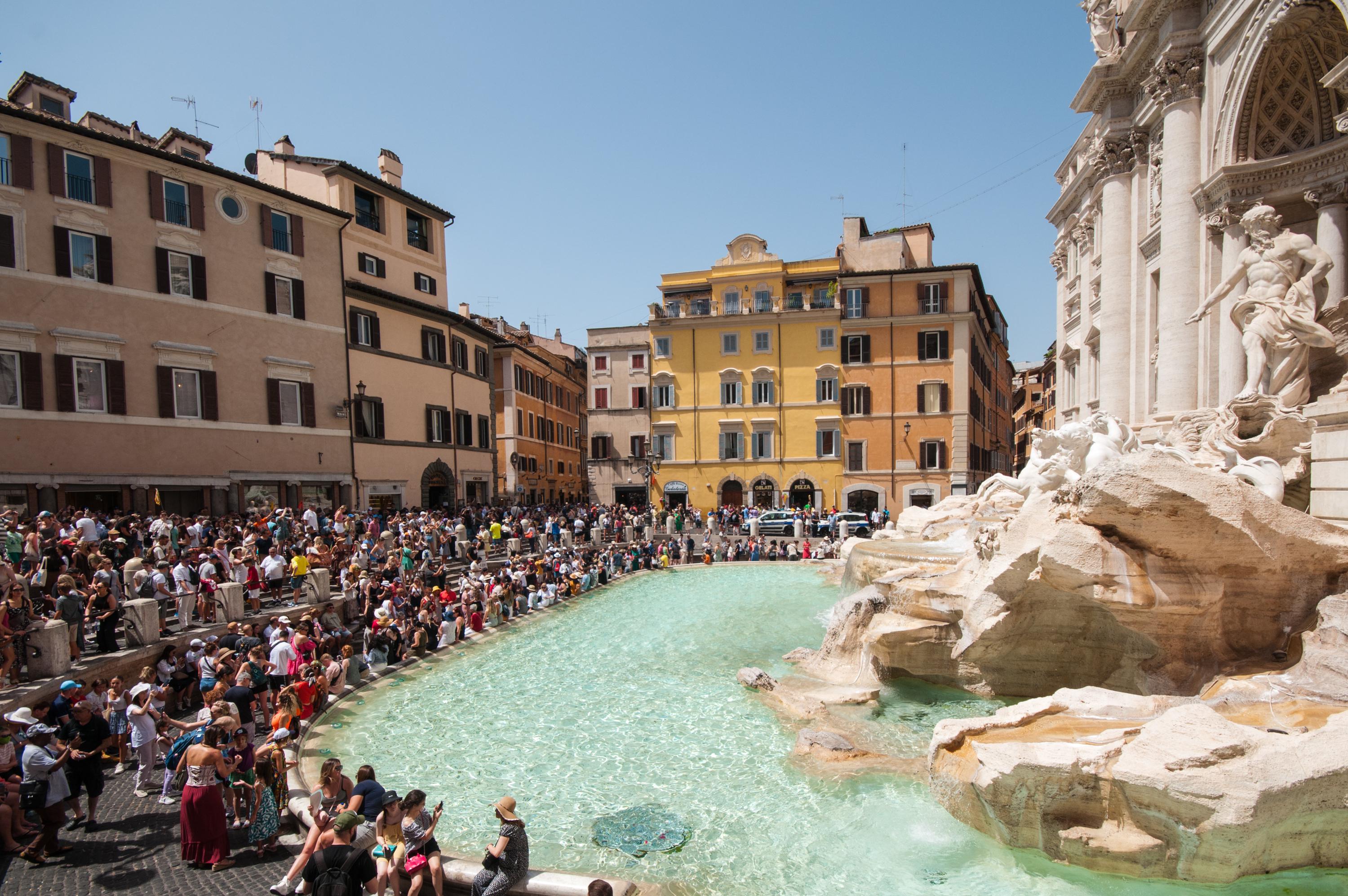 Caldo record sull'Italia finisce sui media internazionali: "Roma città infernale"
