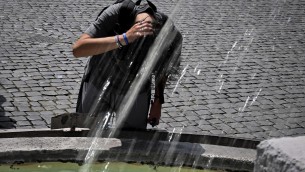 Caldo sempre peggio, oggi in Italia 14 città da bollino rosso e venerdì saranno 17