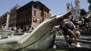 Caldo torrido sull'Italia, domani massima allerta in 16 città: c'è anche Roma
