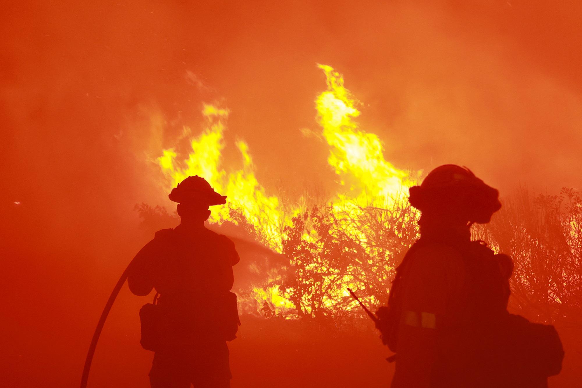 California, incendio nella contea di Los Angeles: 1