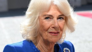 Camilla e la passione per i gioielli: "In Italia ne ha sfoggiati per 10 milioni di euro"