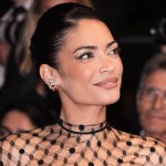 Cannes, per Elodie eleganza e gusto retrò nel primo red carpet da attrice