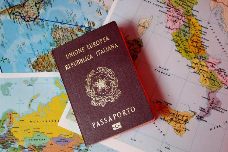 Caos passaporti in Italia, a rischio 52mila prenotazioni di viaggi tra marzo e giugno