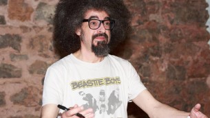 Caparezza torna in concerto dopo quattro anni, l'annuncio a sorpresa