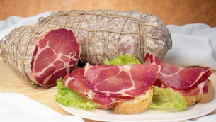 Lo squisitissimo capicollo calabrese