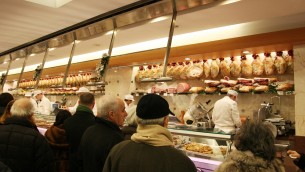 Capodanno: dalle lenticchie, al cotechino, allo champagne, i prezzi variano per il cenone