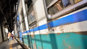Capotreno presa a schiaffi da passeggero, sorpreso a fumare nel treno