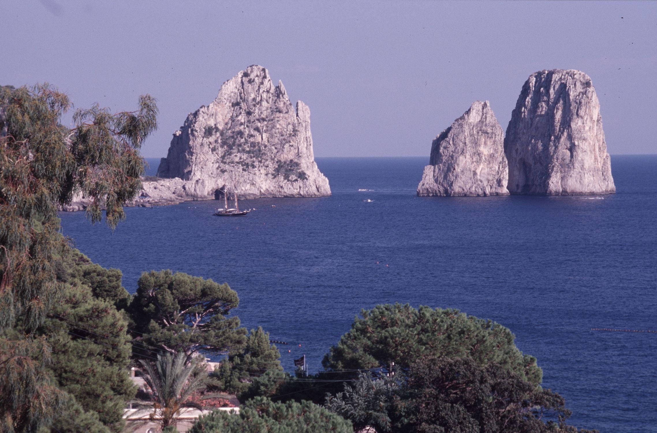 Capri ancora senz'acqua, stop del sindaco ai turisti