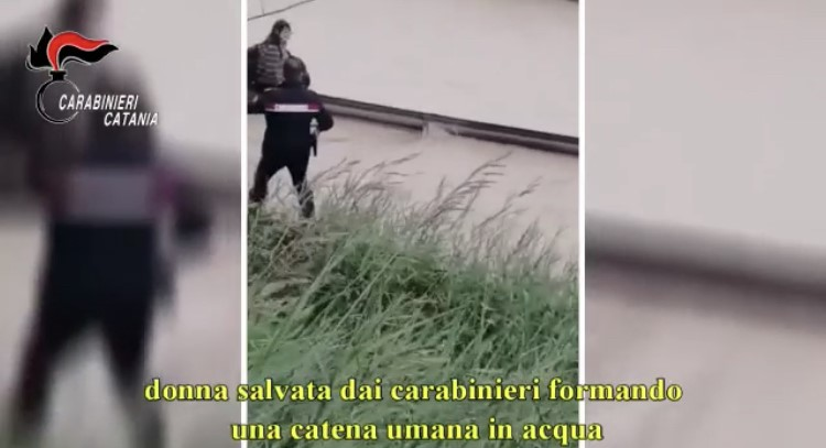 Carabiniere eroe: "Così abbiamo salvato con la catena umana la signora travolta dalla corrente"