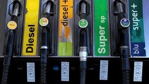 Carburanti, nuovi ribassi per prezzi benzina e diesel oggi in Italia