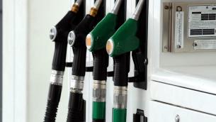 Carburanti, prezzi oggi: nuovi rialzi benzina, vola il diesel