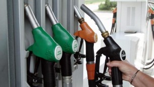 Carburanti, Urso: "Prezzi più bassi di Francia e Germania senza accise"