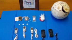Carceri, ritrovato pallone di calcio 'farcito' con telefonini davanti a Castrogno