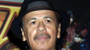 Carlos Santana si è rotto un dito e deve cancellare i concerti
