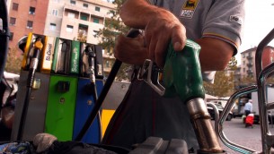 Caro benzina, in vigore il decreto carburante: tutte le misure