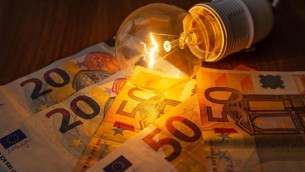 Caro bollette, consumatori: "Aumenti in vista, prorogare mercato tutelato"