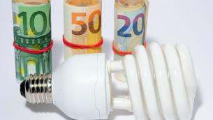 Caro bollette luce e gas, stangata per le famiglie: ecco le cifre