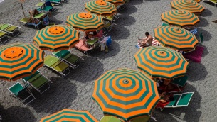 Caro spiagge, quando casa al mare costa meno del lettino