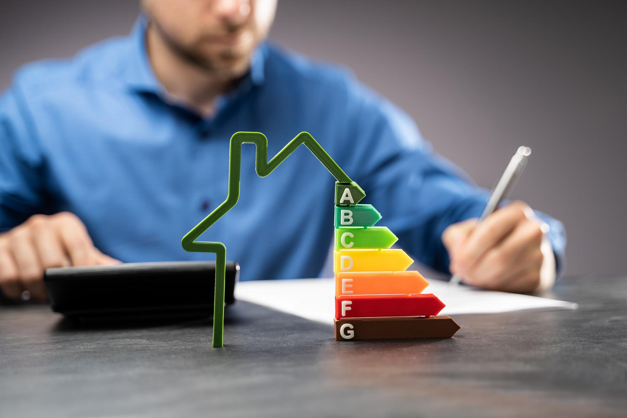 Case 'green', Ue approva direttiva: edifici in classe D entro 2033