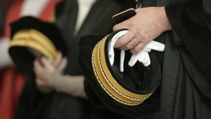 Caso Almasri, Anm contro Nordio: "Libero per inerzia del ministro"