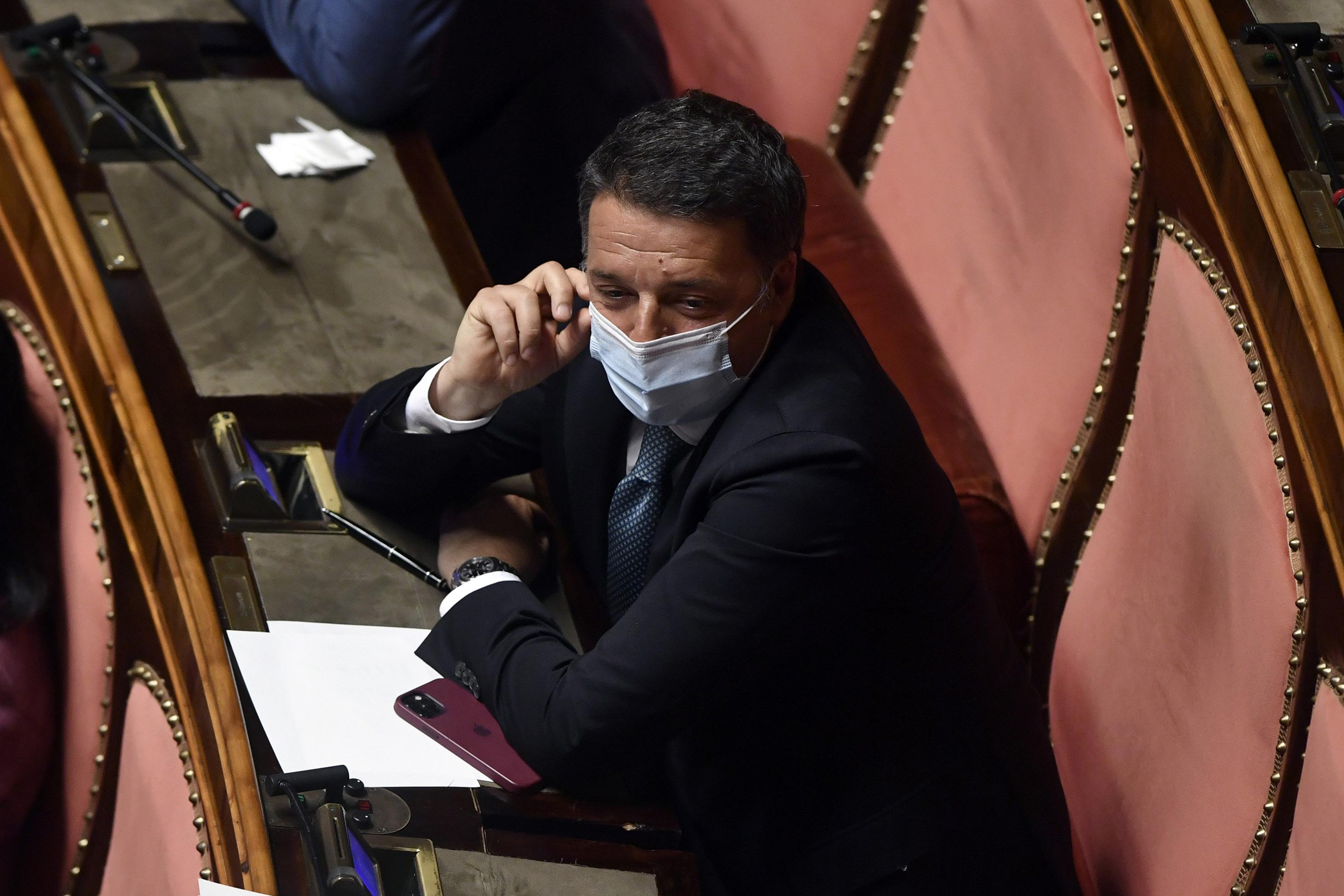 Caso autogrill, Renzi presenta denuncia: possibile grave violazione riservatezza
