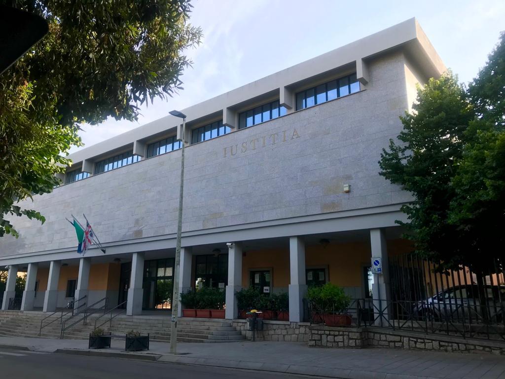 Caso Grillo jr, al via oggi processo per stupro
