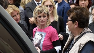 Caso Pamela, mamma ricevuta a ministero Giustizia mostra foto choc: "Verifiche sul caso"