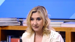 Caso Scurati, dalla Rai lettera di contestazione a Serena Bortone: chiesti chiarimenti